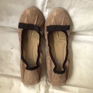 Grocery Respira Ballet shoes . Size 7In good condition.